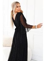 654-5 Dlouhé lesklé plus size šaty s výstřihem a průhlednými rukávy - černé