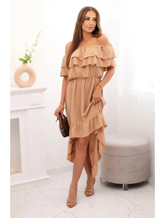Dámské šaty s odhalenými rameny a prodlouženými zády velbloud