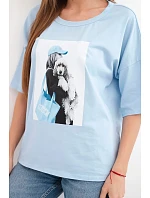 Dámská bavlněná oversize halenka s krátkým rukávem a módním potiskem modrá Dámská bavlněná oversize halenka s krátkým rukávem a módním potiskem modrá