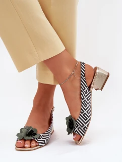 Kožené Dámské Sandály Na Klínku S Dekorativním Květinou Laura Messi 2973 Bílá-Černá