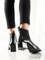 Klasické kotníčkové boty dámské černé na širokém podpatku Klasické kotníčkové boty dámské černé na širokém podpatku