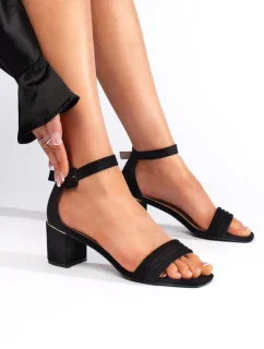 Zajímavé černé dámské sandály na širokém podpatku