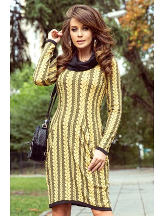 Dámské šaty s rolákem, kapsami a copánky v medové barvě 277-1 Dámské šaty s rolákem, kapsami a copánky v medové barvě 277-1