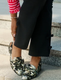 Kožené Lodičky S Květinami A Mašlí Černé N6539-44