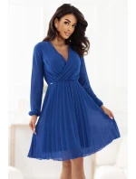 313-18 ISABELLE Elegantní plisované šaty s výstřihem a dlouhými rukávy - chrpově modré
