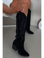 Semišové dámské kovbojky na podpatku Karira – černé
