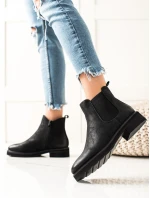 Pohodlné kotníčkové boty dámské černé na plochém podpatku Pohodlné kotníčkové boty dámské černé na plochém podpatku