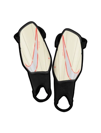 Fotbalové chrániče Nike Charge Jr SP2165-113 Fotbalové chrániče Nike Charge Jr SP2165-113