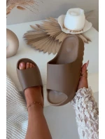 Dámské pantofle na platformě hnědé Olyria