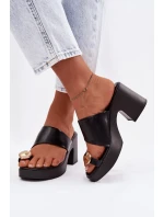 Dámské sandály na sloupkovém podpatku se zlatým detailem Černé Sinora