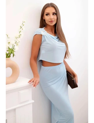 Dámský komplet s blůzkou ozdobenou sponou a přiléhavou sukní modrý Dámský komplet s blůzkou ozdobenou sponou a přiléhavou sukní modrý