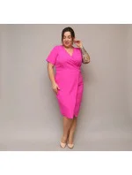 Dámské přeložené obálkové šaty ve fuchsijové barvě v délce ke kolenům (743) Dámské přeložené obálkové šaty ve fuchsijové barvě v délce ke kolenům (743)