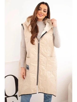 Dámská prošívaná vesta s kapucí na zip pro plnoštíhlé tmavě béžová