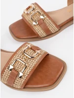 Zajímavé hnědé  sandály dámské na plochém podpatku