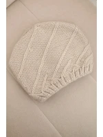 Dámská zimní čepice s ozdobným pletením a klasickým střihem K372 béžová
