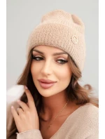 Dámská zimní čepice huňatá s ozdobným knoflíkem světle camelová