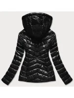 Krátká černá prošívaná dámská bunda s kapucí (CAN-333) Krátká černá prošívaná dámská bunda s kapucí (CAN-333)