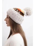 Dámská zimní čepice s vlnou a nápisem s velkým pomponem K422 béžová