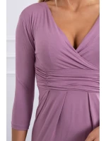 Přiléhavé šaty s průstřihem pod prsy tmavě růžové