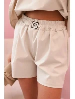 Dámský komplet s volánem – halenka s krátkým rukávem a šortky s gumičkou béžový