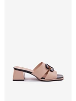 Dámské pantofle s výřezem a přezkou na podpatku Vinceza 62284 Béžové Dámské pantofle s výřezem a přezkou na podpatku Vinceza 62284 Béžové