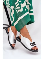 Sandály Na Ploché Podpatky S Dekorací Eko Kůže Stříbrné Tillireta