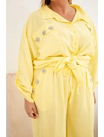 Dámský komplet Plus Size s košilí a širokými kalhotami žlutý Dámský komplet Plus Size s košilí a širokými kalhotami žlutý