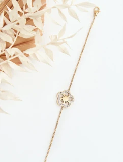 Jemný dámský náramek se zlatou kytičkou