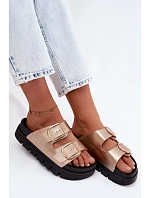 Dámské platformové nazouváky s přezkami Lee Cooper LCW-26-35-4462L Zlaté