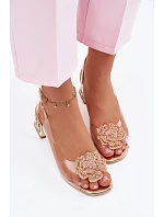 Průhledné sandály na klínku s krystaly a květinou Vinceza 70122 šampaňské