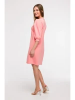 B291 Šaty áčkového střihu s pouzdrovými rukávy - korálová barva