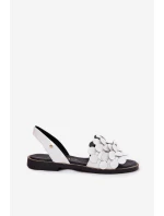 Kožené sandály na plochém podpatku bílé Zazoo 40425