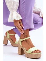 Pohodlné semišové sandály na robustním podpatku Světle zelená Elishia