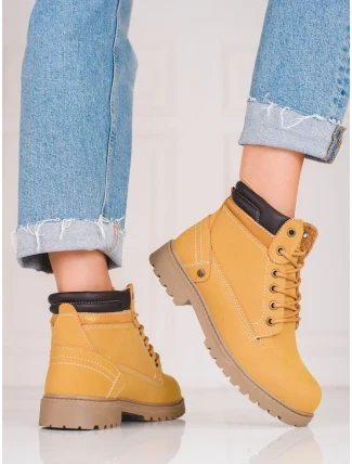 Luxusní dámské hnědé kotníčkové boty na plochém podpatku Luxusní dámské hnědé kotníčkové boty na plochém podpatku