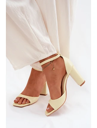 Dámské sandály na podpatku z umělé kůže žluté Melvra