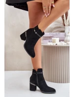 Zateplené dámské boty na podpatku s ozdobným páskem černé Vinceza 16446 Zateplené dámské boty na podpatku s ozdobným páskem černé Vinceza 16446