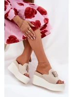 Sandal na platformě a klínu s ozdobou béžové Tanonea