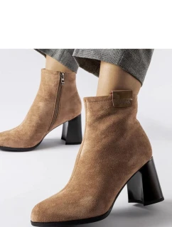 Boty na podpatku  model 205851 Solea