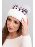 Dámská zimní čepice s vlnou a nápisem s velkým bambulí K422 bílá