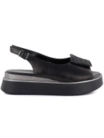 Dámské sandály na silné platformě černé Potocki SZ12590