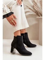 Zateplené Kotníkové Boty Na Podpatku S Zrcadlovým Prvkem Černé Silvare