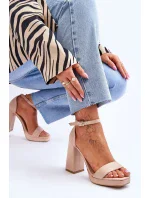 Módní semišové sandály na čtvercovém podpatku Béžové Merila