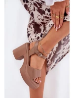 Dámské sandály na masivním podpatku a platformě z eko kůže tmavě béžové Korlevia