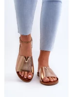 Dámské sandály z ekokože na ploché podrážce zlaté Maliha Dámské sandály z ekokože na ploché podrážce zlaté Maliha