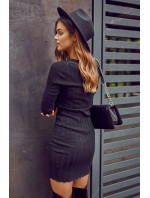 Černé pletené šaty s ozdobným pasem