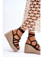 Kožené sandály na klínu Černé Margaritt