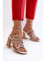 Dámské zdobené sandály na podpatku D&A CR952 růžové Dámské zdobené sandály na podpatku D&A CR952 růžové