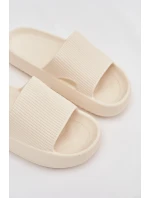 Dámské pantofle na platformě s výstřihem Ecru Ameira