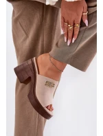 Dámské sandály na masivním podpatku se zlatým detailem Vinceza 17400 béžové