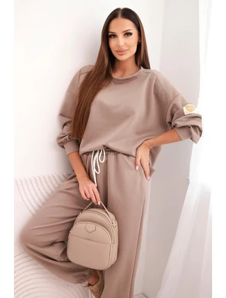 Dámský set máslový s volnou mikinou a kalhotami s nápisem LOVE fango Dámský set máslový s volnou mikinou a kalhotami s nápisem LOVE fango